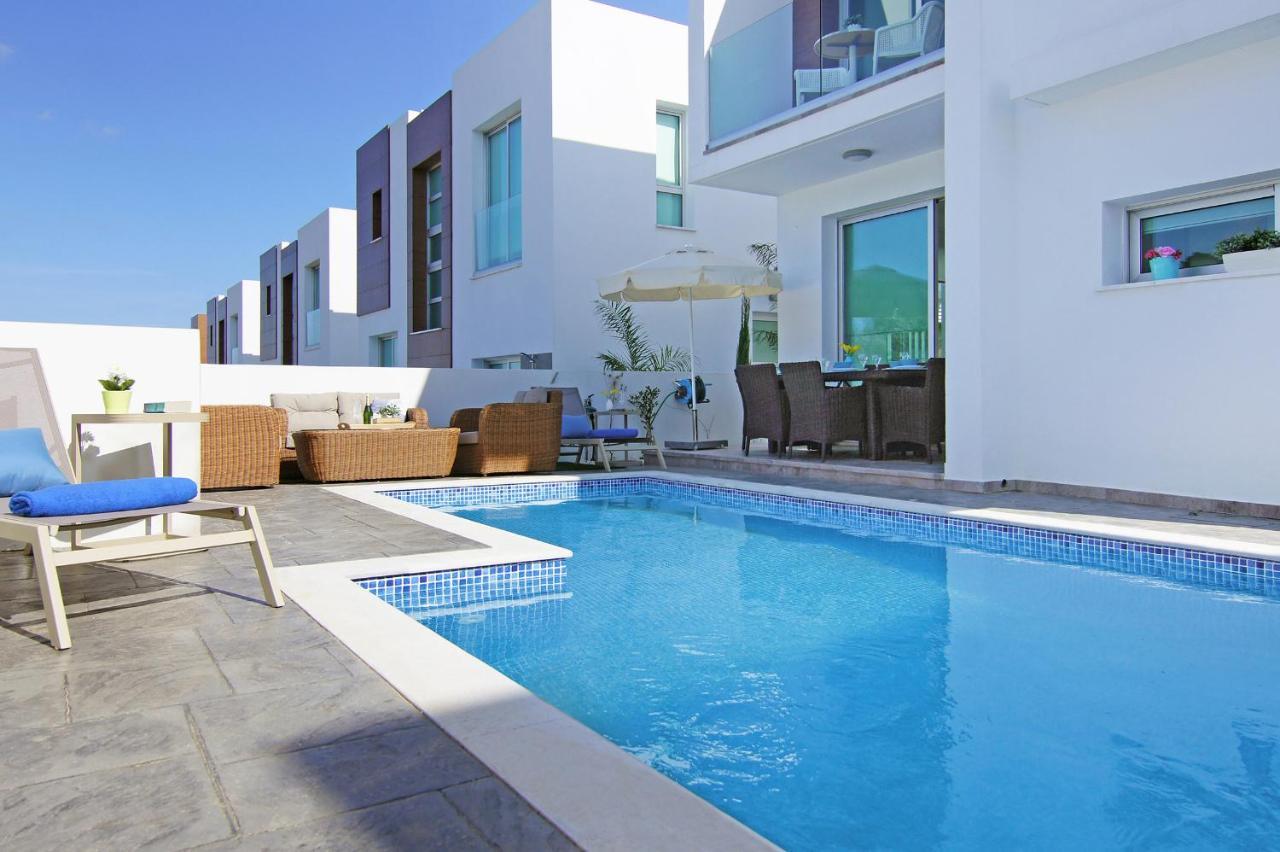 Villa Caren Paralimni Esterno foto