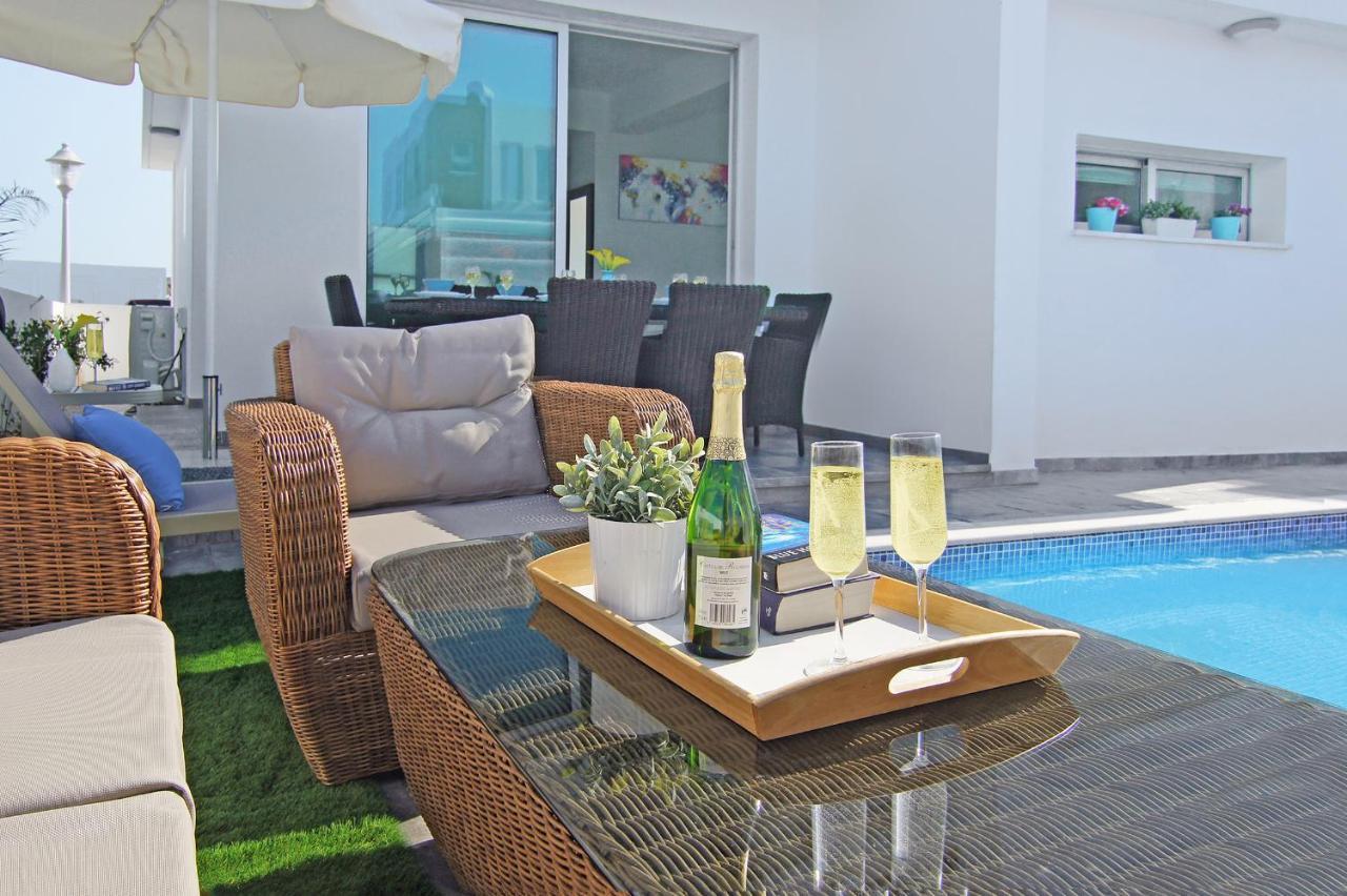 Villa Caren Paralimni Esterno foto