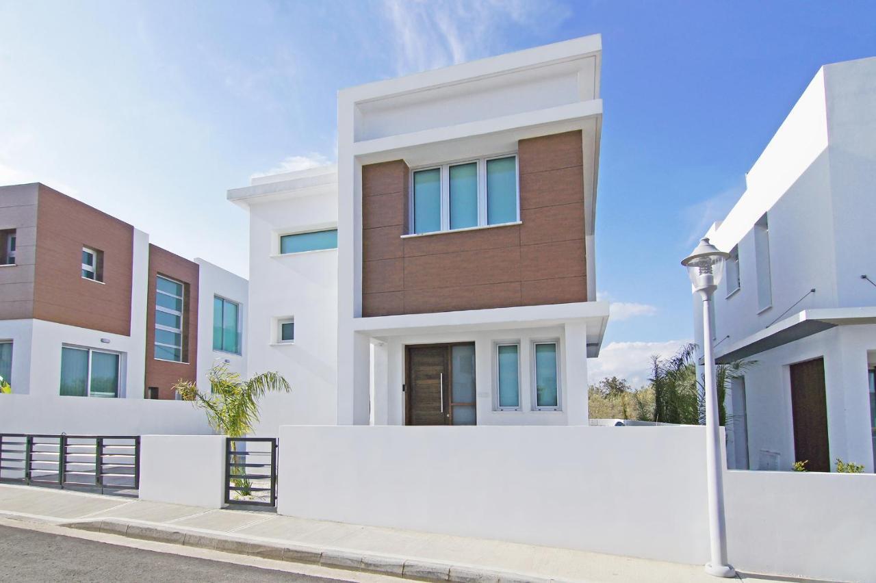 Villa Caren Paralimni Esterno foto