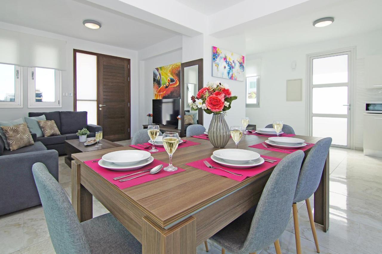 Villa Caren Paralimni Esterno foto