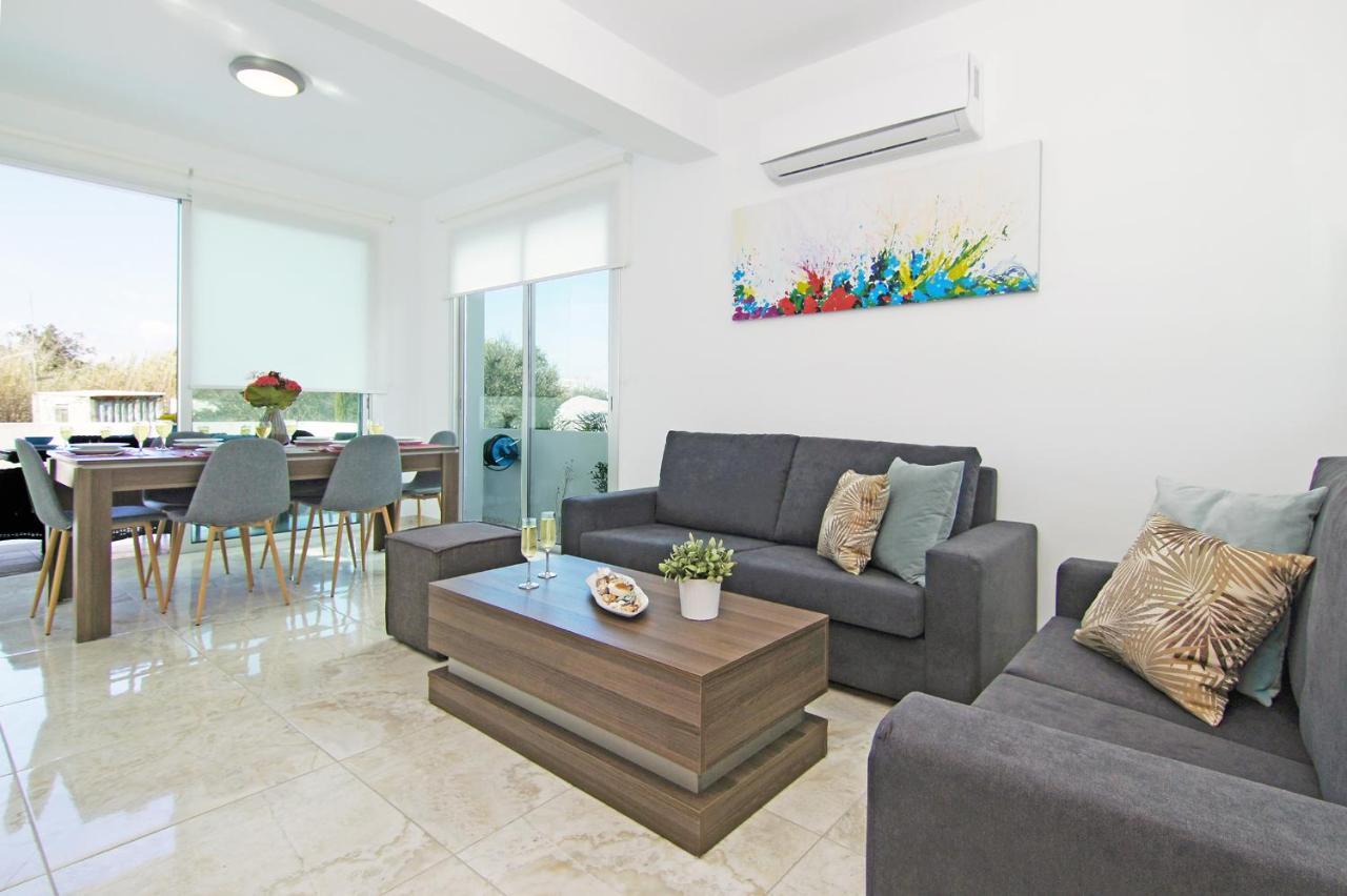 Villa Caren Paralimni Esterno foto