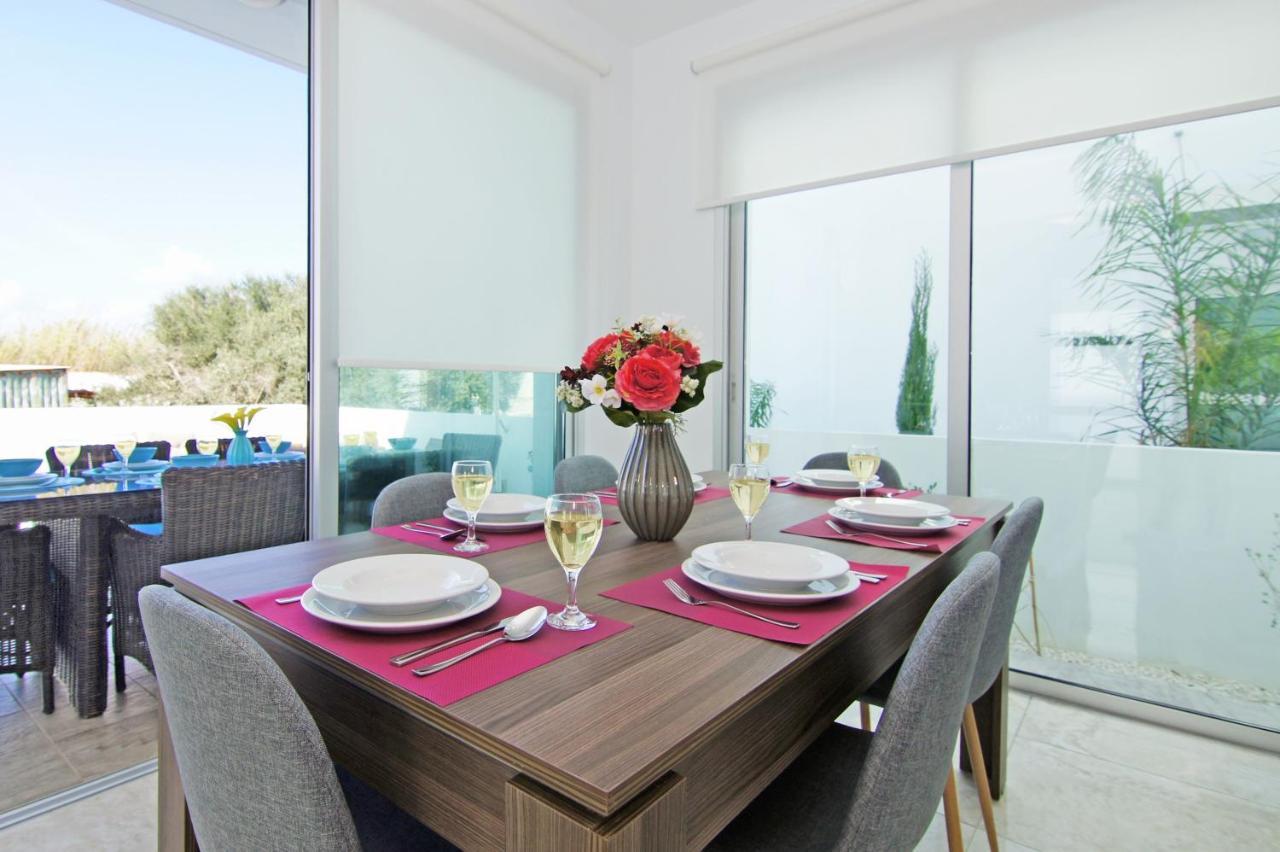 Villa Caren Paralimni Esterno foto
